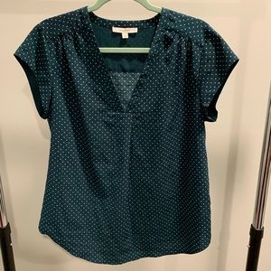 Fun2Fun Size M Green V-Neck Blouse